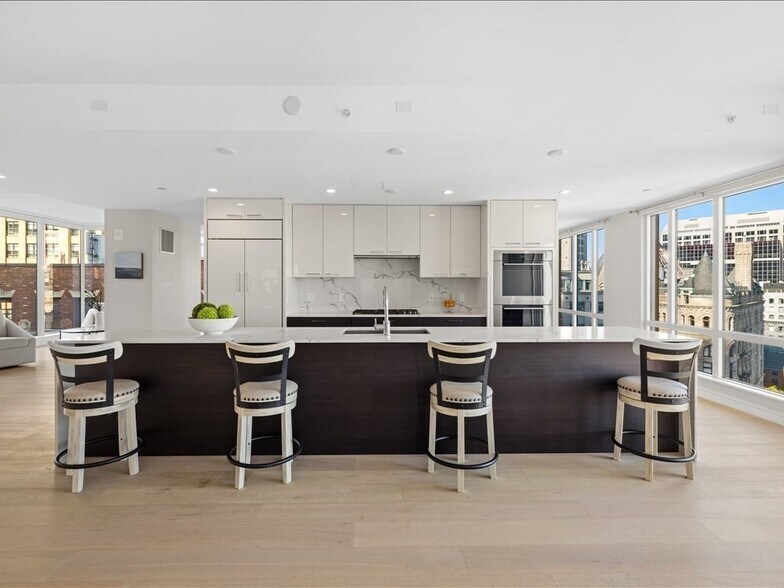 Building Photo - 110 Broad St