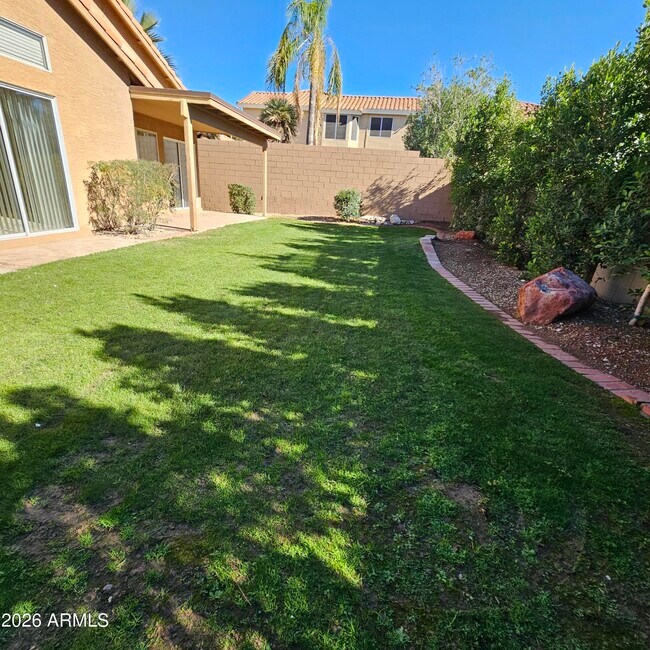 Building Photo - 10061 E Evans Dr