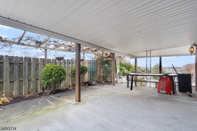 Building Photo - 14 Ford Rd