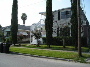 Building Photo - 216 Redan St