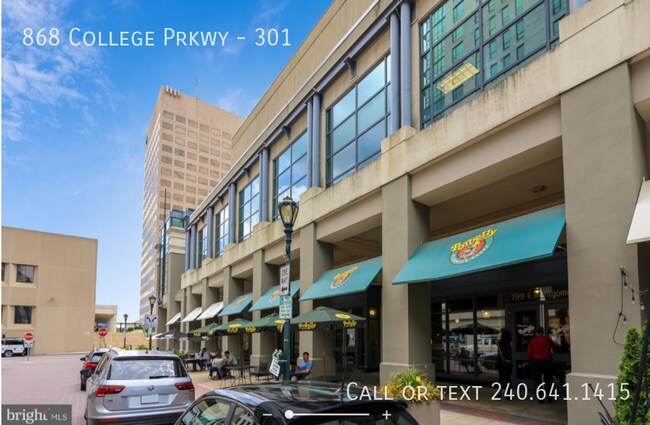 Building Photo - 868 College Pkwy