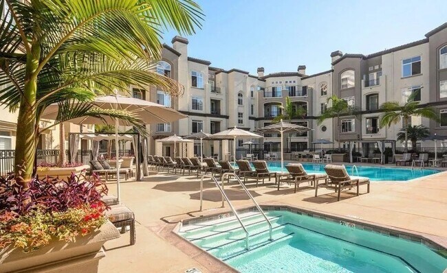 Building Photo - 9253 Regents Rd