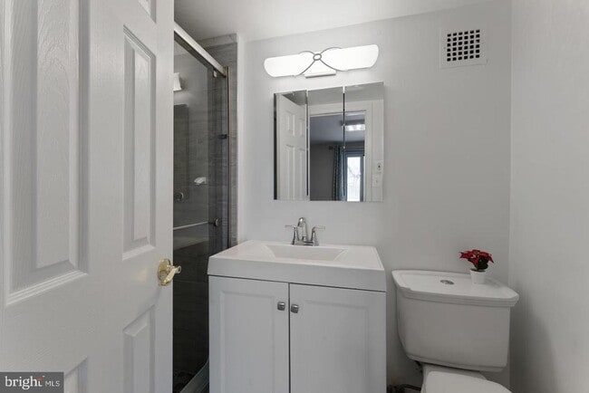 Building Photo - 4410 Briarwood Ct N