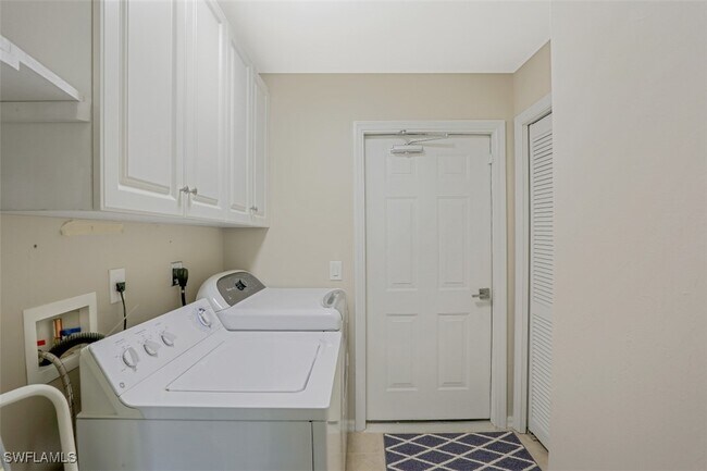 Building Photo - 3485 Laurelgreens Ln S