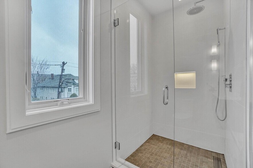 Building Photo - 297 Concord Ave