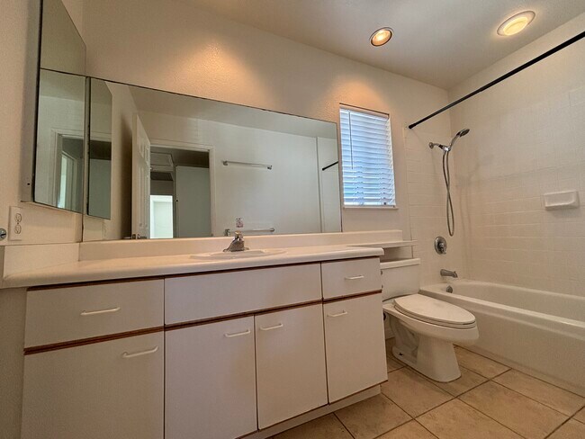 Building Photo - 91-1058-1058 Keokolo St