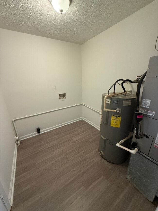 Building Photo - 116/118 Lake Dr