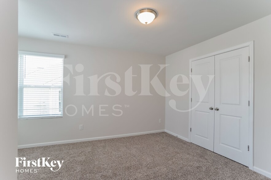 Building Photo - 2058 Cypress Village Dr NW