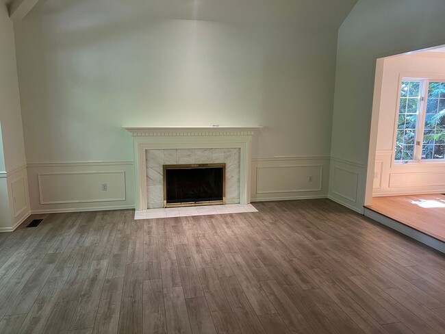 Building Photo - 4bd/2.5ba Redmond Home