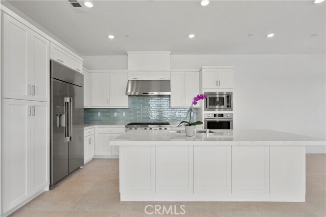 Building Photo - 612 Chinon