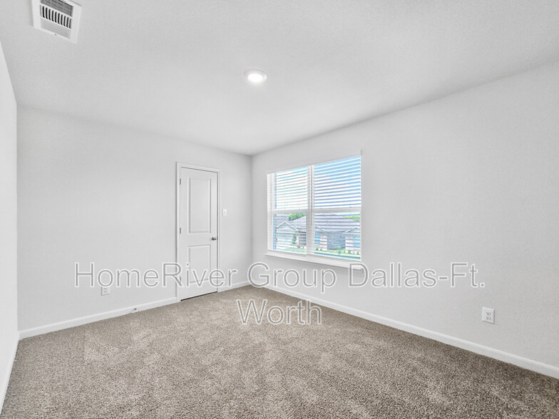 Building Photo - 429 Condie Russell Ave