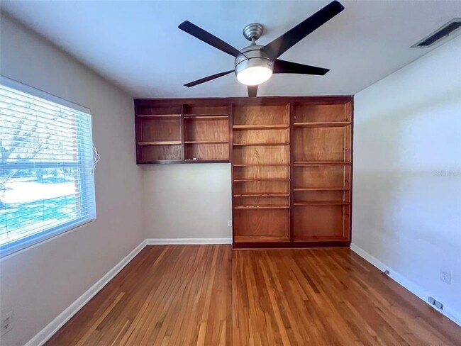 Building Photo - 1516 NW 14th Ave