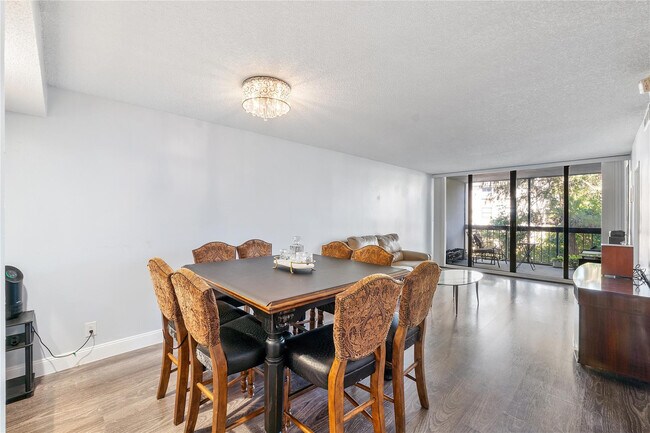 Building Photo - 8437 Forest Hills Dr