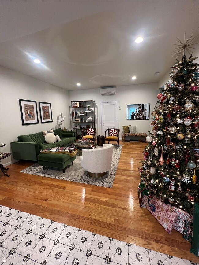 Building Photo - 103 Filors Ln