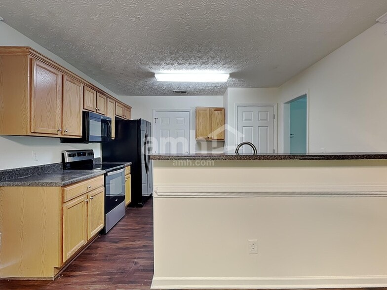 Building Photo - 104 Arbor Creek Way