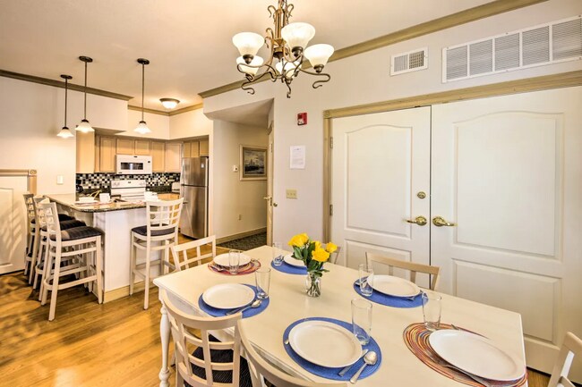 dining room table - 418 Beachfront Dr