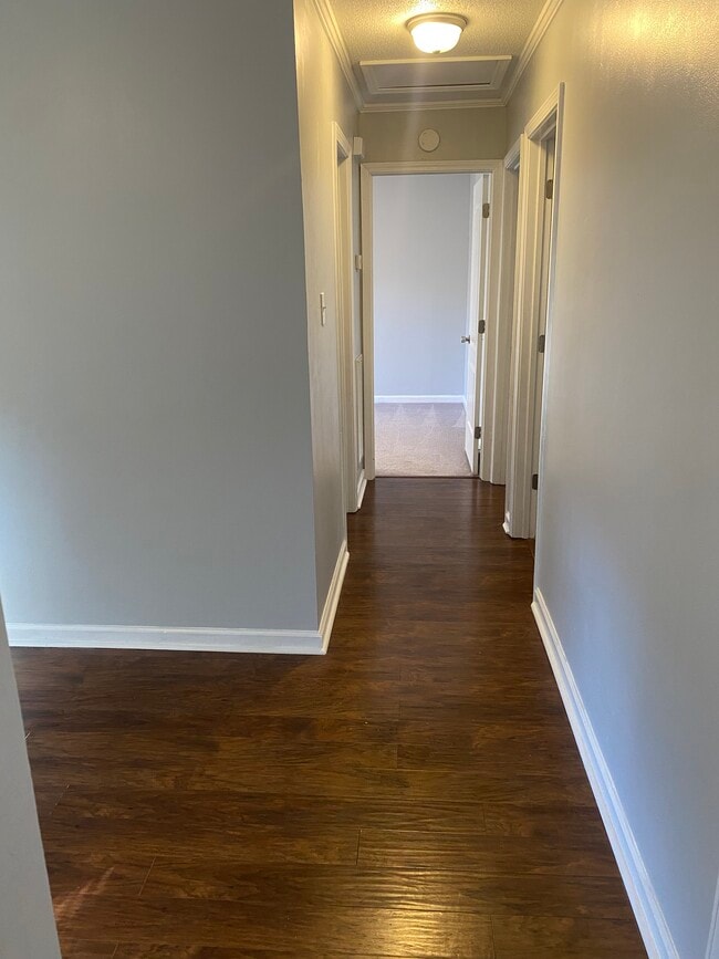 Building Photo - 2206 Emerson Pl