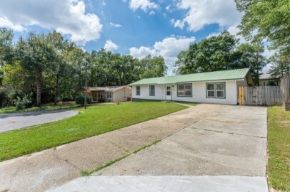 Building Photo - 126 Camellia Pl