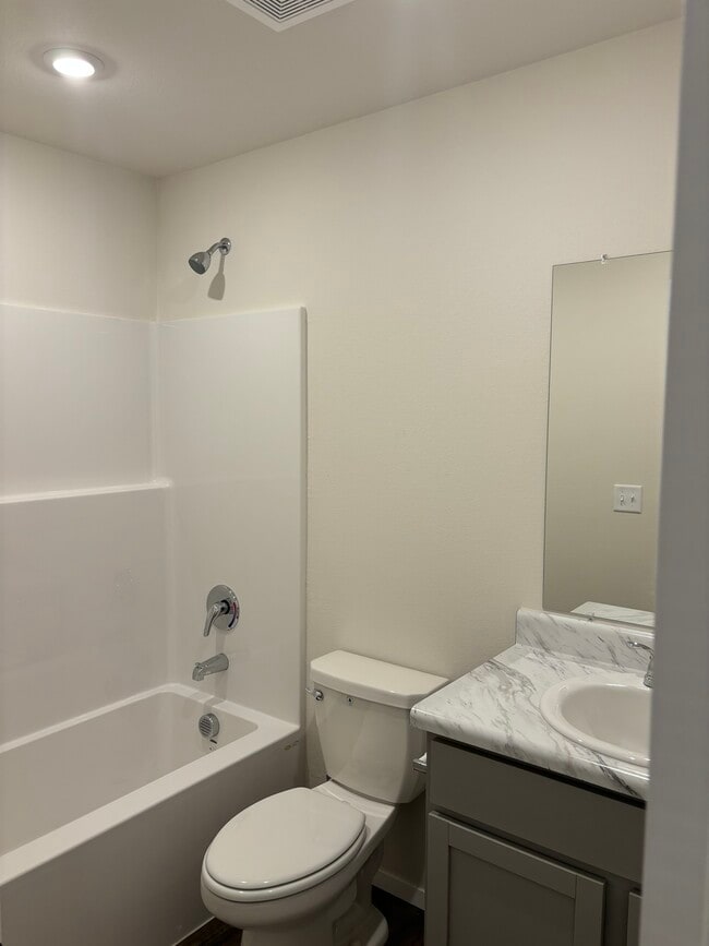 Building Photo - 801 S Katlyn Dr