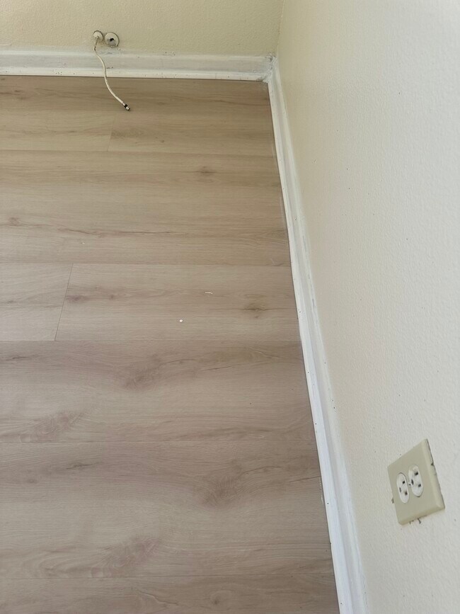 Building Photo - 15524 Sherman Way