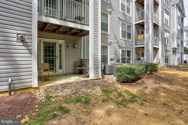 Building Photo - 2056 Quaker Way