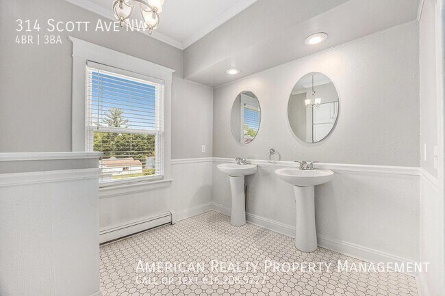 Building Photo - 314 Scott Ave NW