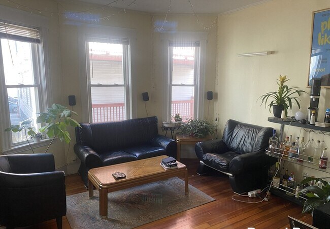 Building Photo - 2 Imrie Rd