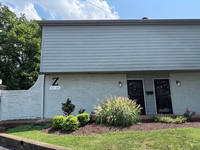 Building Photo - FOR RENT - 3 Bedroom Condo in Green Hills