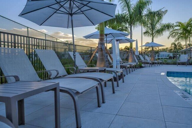 Building Photo - 128 Needle Palm Ln