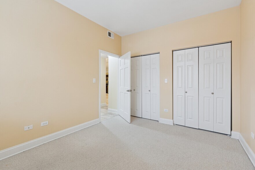 Building Photo - 2801 W Ardmore Ave