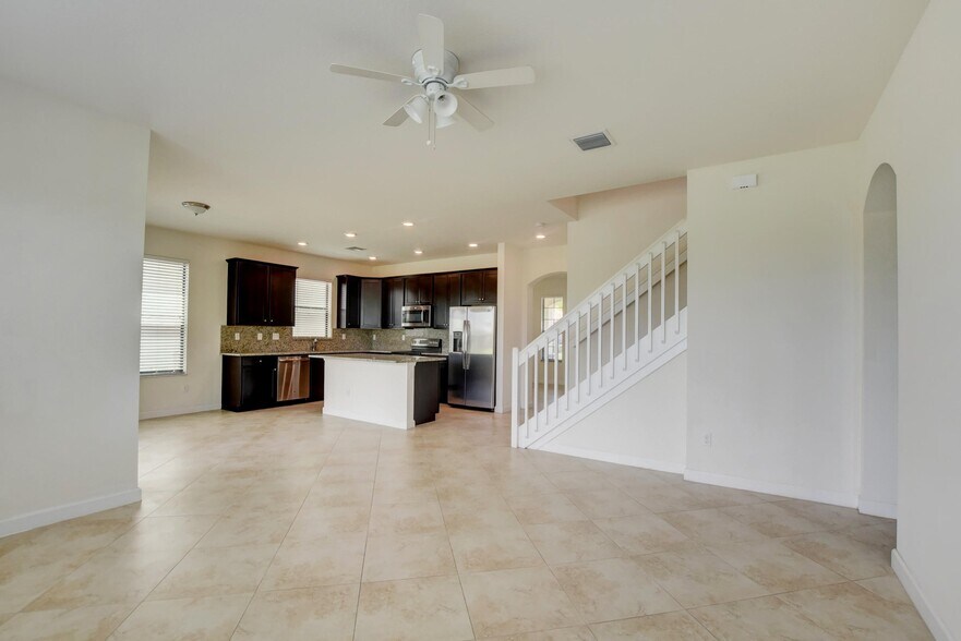 Building Photo - 8885 Sea Chase Dr