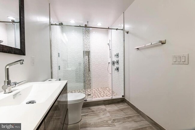 Building Photo - 2055 Tasker St