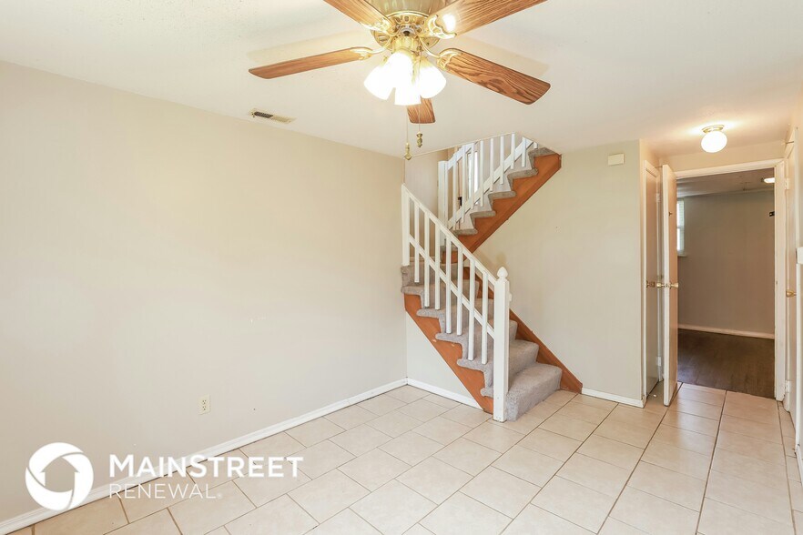 Building Photo - 551 N Powahatan Dr