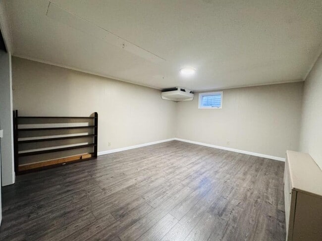 Building Photo - 1819 5th Ave