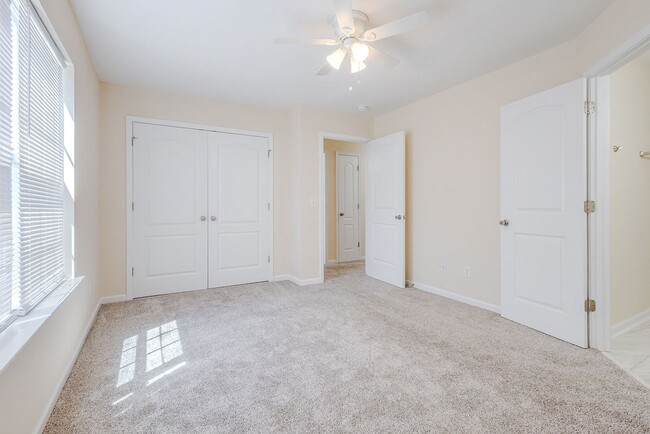 Building Photo - Unique 4BR Home with Private Upstairs Suite & Kitchenette in Georgetown
