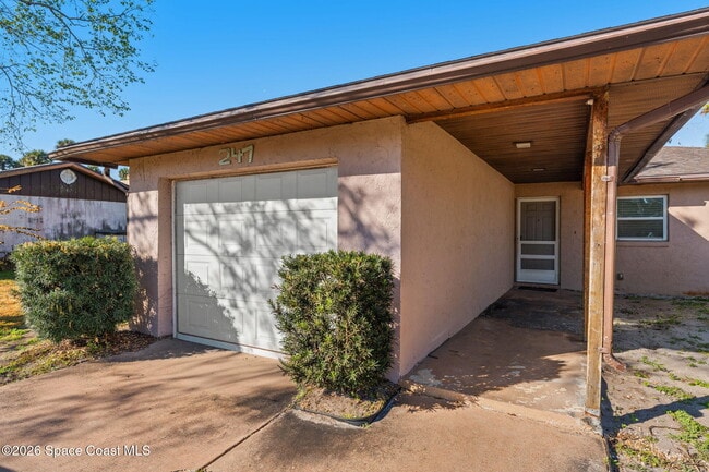 Building Photo - 247 Saldon Ln