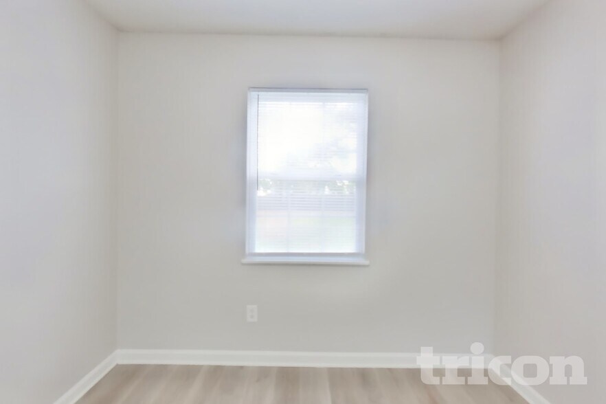 Building Photo - 131 Quiet Grove Dr