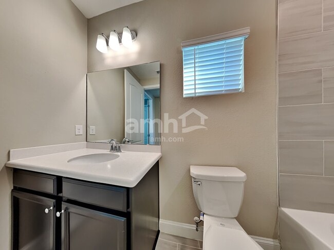 Building Photo - 64 Cobalt Ln