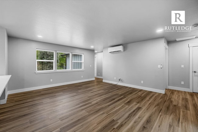 Building Photo - Newly Built 3 Bed/2 Bath Home in East Medford!