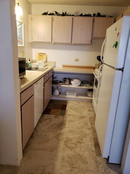 Kitchen - 98-410 Koauka Loop