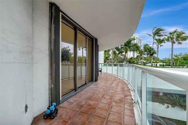 Building Photo - 4000 Island Blvd