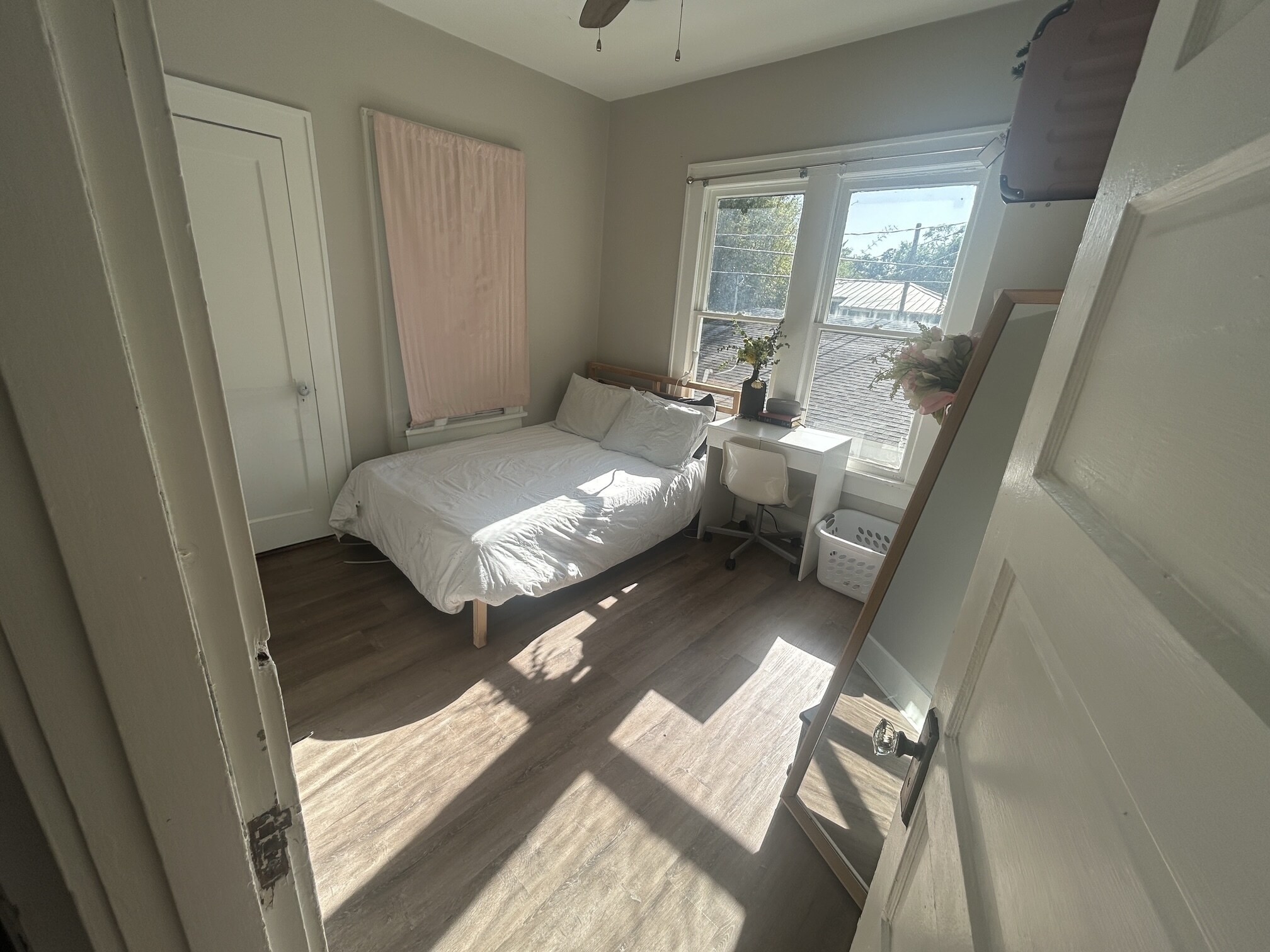 Building Photo - 508 12th Ave N