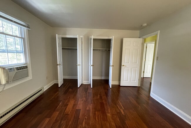 Building Photo - 534 Nicholas Ave