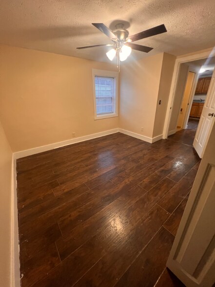 Building Photo - 114 Kibbey Ave