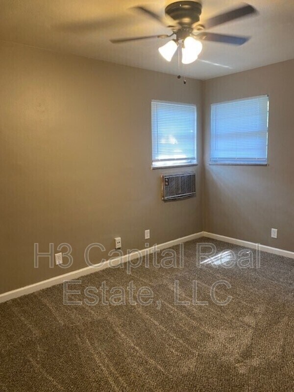 Building Photo - 219 N 48th St