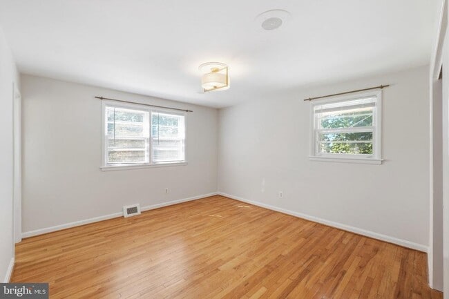 Building Photo - 11317 College View Dr