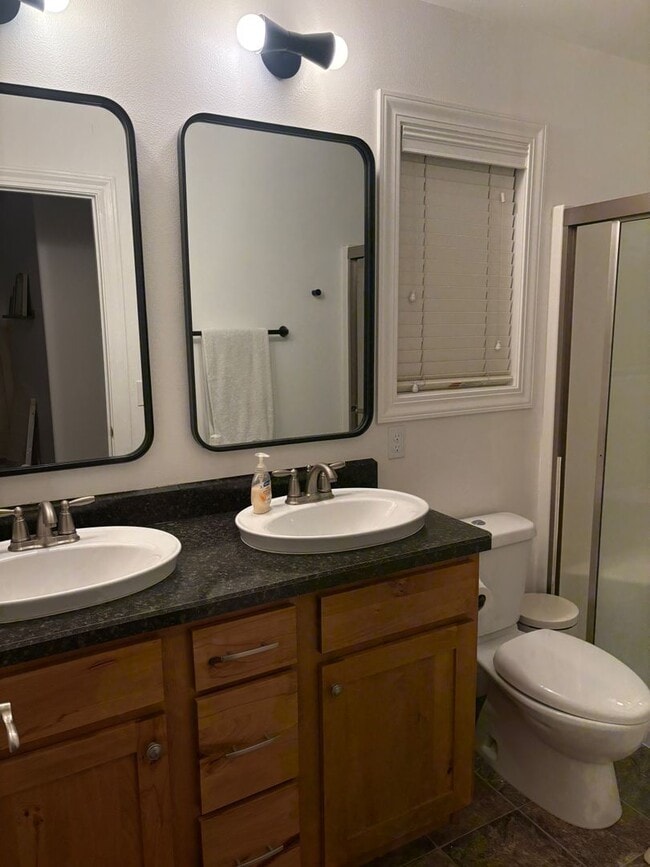 Building Photo - Josephine crossing 4 bedroom cottage