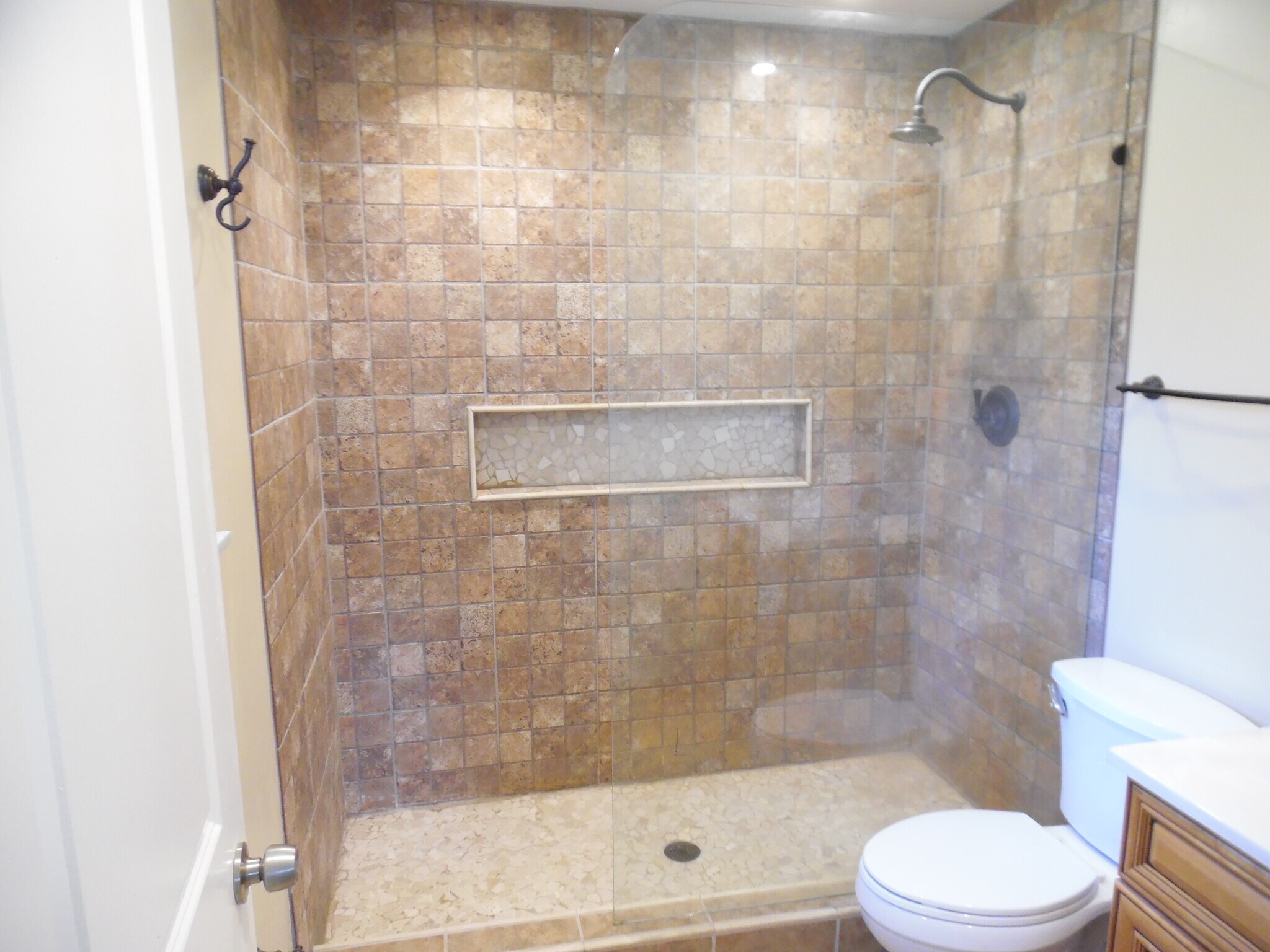 Building Photo - 8760 Ashbrook Dr