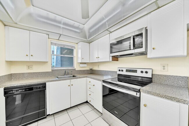 Building Photo - 6200 NW 44th St