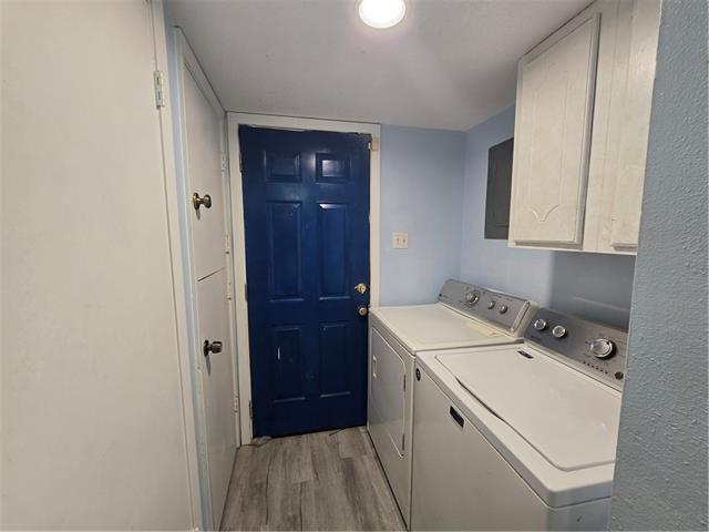 Building Photo - 305 E Club Dr